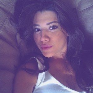 Meet your Posher, Hana